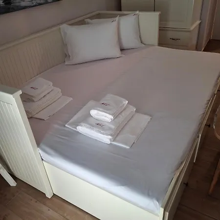 Camelia Apartment